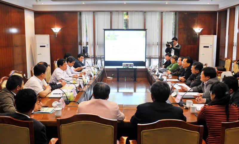 ������ר����������ѧԺ���鲢���й���