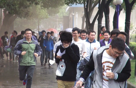 上海电力学院举行杨浦校区学生宿舍防灾疏散演练