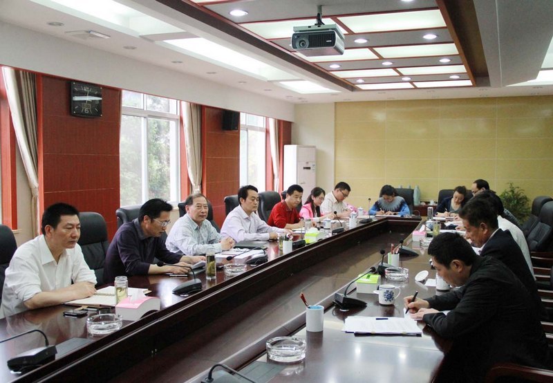 坚定信念 勇于担当 同心共筑中国梦——学校召开中国梦主题教育研讨交流会