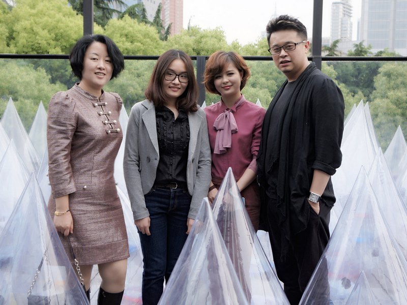 跨界艺术家马兴文先生受聘为服装学院兼职教授