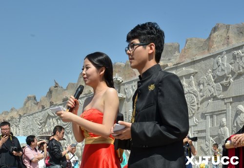 诵读经典,感恩母亲——西安交通大学城市学院母亲节为天下母亲送祝福