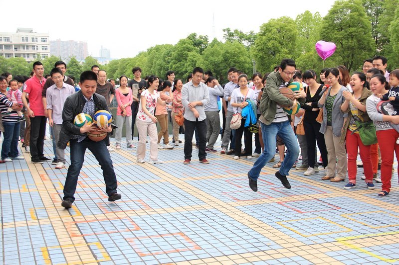三峡大学科技学院举行第八届教职工趣味运动会
