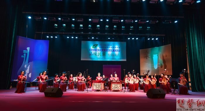 南京艺术学院“高雅艺术进校园”走进两所高校