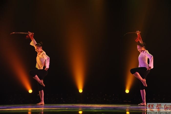 2009级舞蹈表演班毕业汇报演出成功上演