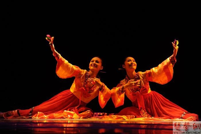 2009级舞蹈表演班毕业汇报演出成功上演