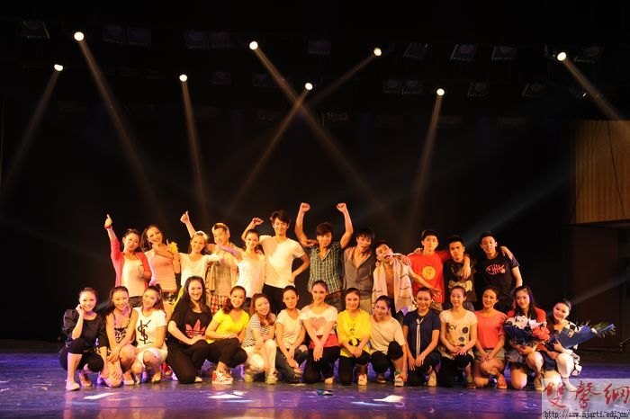 2009级舞蹈表演班毕业汇报演出成功上演