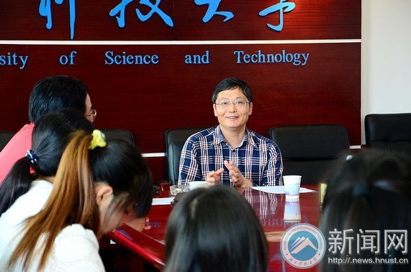 校长刘德顺送别24名赴泰、赴菲汉语志愿者 温情满席