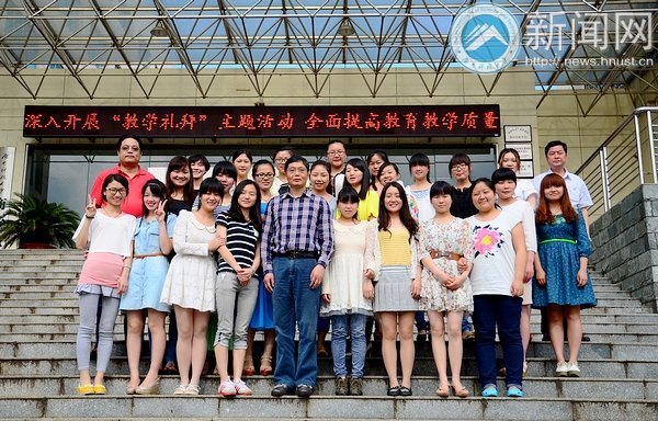 校长刘德顺送别24名赴泰、赴菲汉语志愿者 温情满席