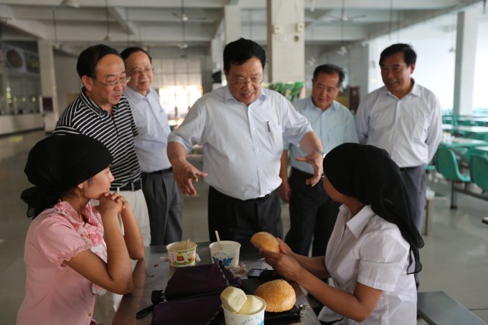 省人大常委、内务司法委副主任陈东有教授应邀来南昌工学院讲…