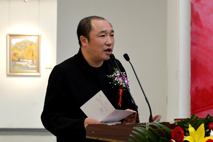 “冯健亲油画新作展”在京举行