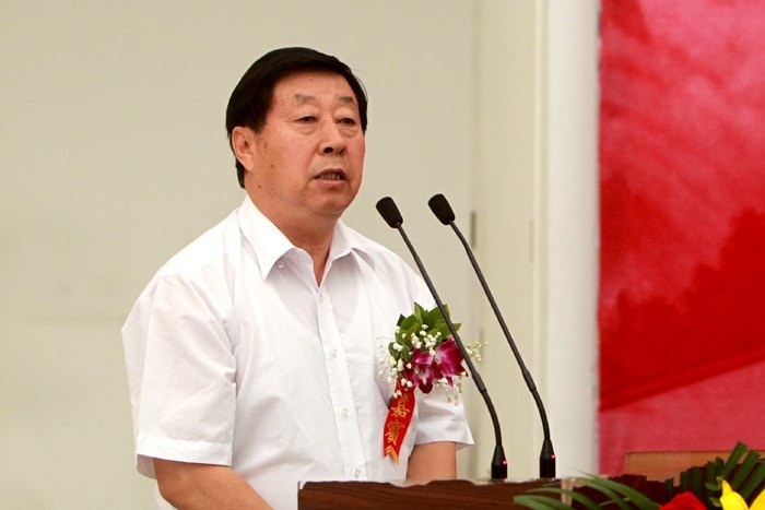 “冯健亲油画新作展”在京举行