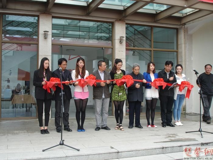 余秉楠教授平面设计、研究、教学50年回顾展开幕