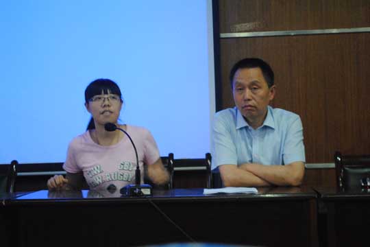 卫二平老师为2013届毕业生作《大学生就业知识》讲座