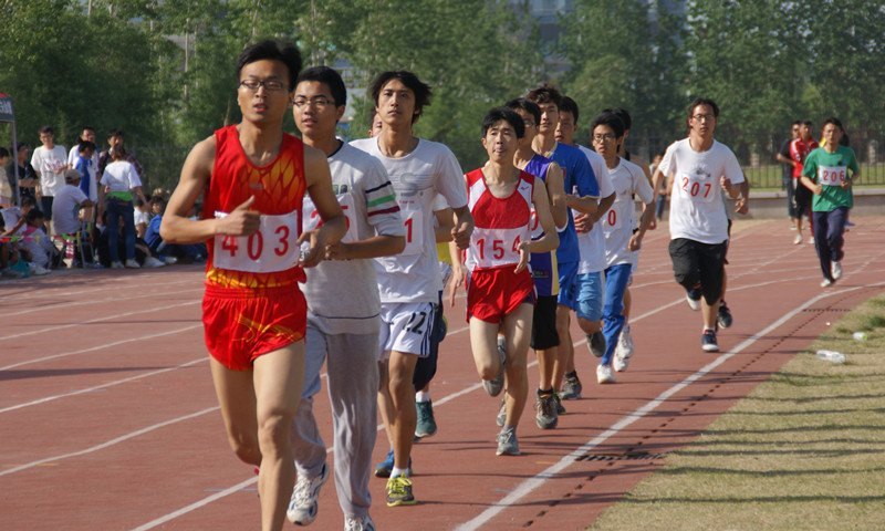 ��̨��ѧ�ľ�ѧԺ2013�괺���˶���¡�ؿ�Ļ