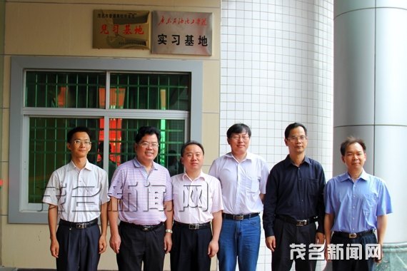 文法学院在茂名日报社等两单位建立校外实习基地