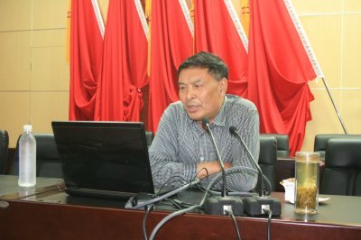 商丘师范学院党委书记刘纯献教授来许昌学院讲学