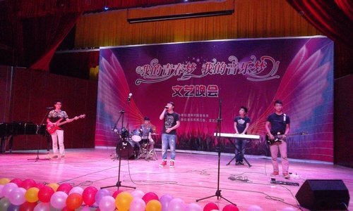 音乐系学子演绎“我的青春梦,我的音乐梦”