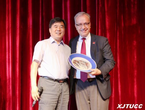 美国内布拉斯加林肯大学Skyros乐队与西安交通大学城市学院学生艺术团联欢会圆满落幕