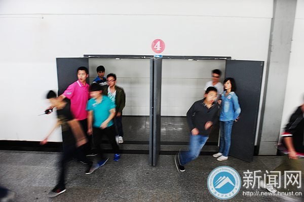 湖南科技大学地震应急疏散演练活动顺利展开