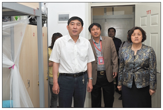 省高校新校区廉监办检查组到新校区检查工作