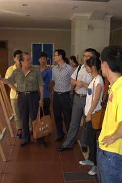 广东石油化工学院举行第四届大学生艺术作品展