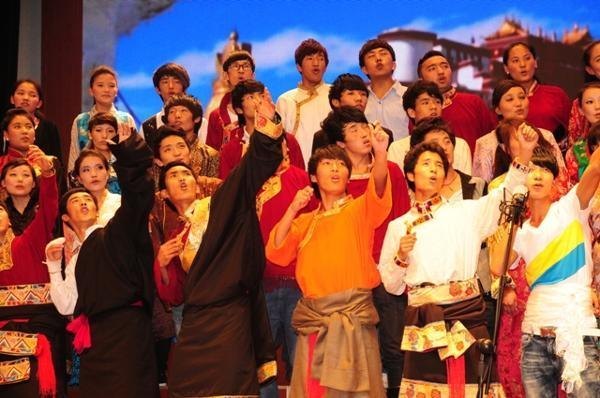 2013届西藏班毕业晚会【组图】