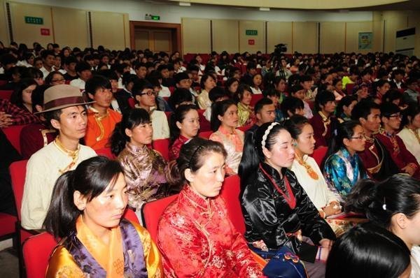 长沙师范学校举办2013届西藏班毕业典礼