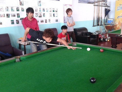 校体委举办首届台球比赛