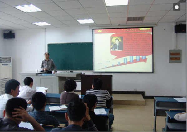 计算机学院与马克思主义学院共同举办学习党的十八大精神报告会