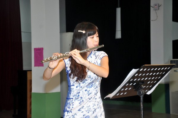 У�쵼��ϯ���ڿ�������ѧ���㱨�ݳ�