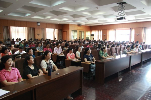 邮电学院和磷资源中心联合举行学习党的十八大精神辅导报告会