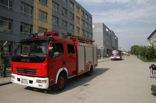 安全教育常抓不懈 消防演练警钟长鸣安全教育常抓不懈 消防演练警钟长鸣