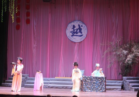 У����Խ���������ٺ��Ļ��ݾٰ�Ϸ������