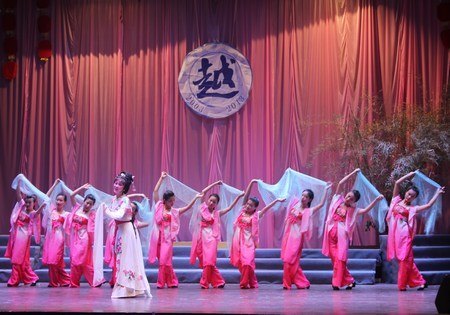 У����Խ���������ٺ��Ļ��ݾٰ�Ϸ������