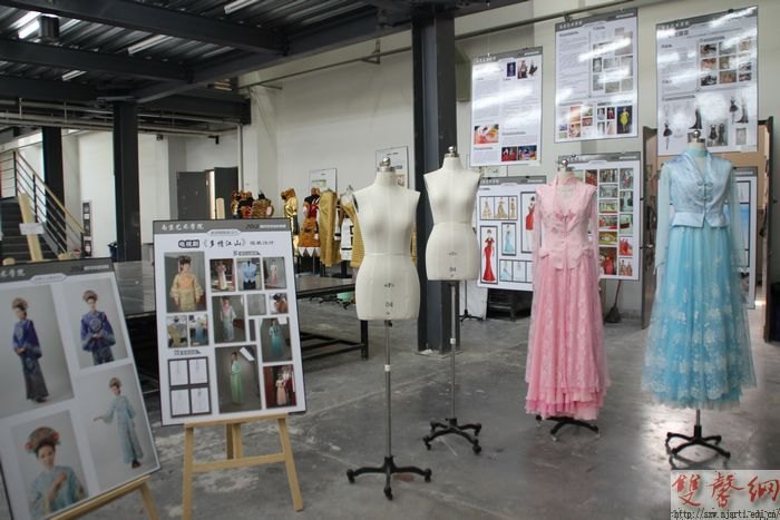 ���ѧԺ�ɹ��ٰ�2013���о�����ҵ��Ʒչ