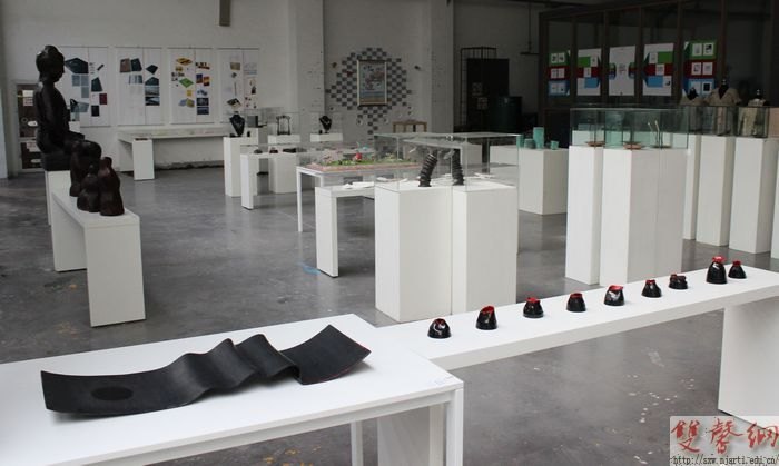 ���ѧԺ�ɹ��ٰ�2013���о�����ҵ��Ʒչ