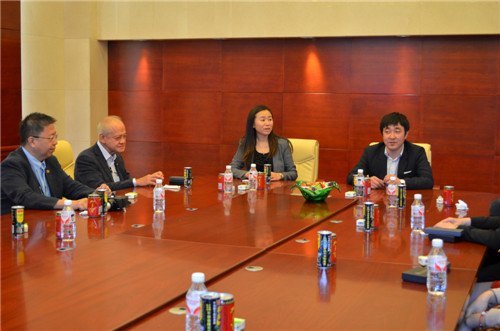 原世界不动产联盟主席拿督爱伦童国模先生一行访问长春建筑学院