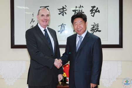 英国格拉斯哥加利多尼亚大学副校长约翰·威尔逊教授一行来访