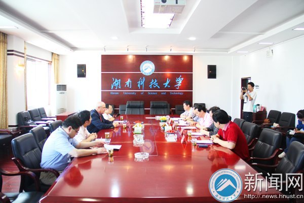 “海外名师”一行三人来湖南科技大学开展学术交流