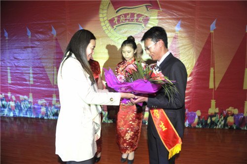 长春建筑学院开展首届“十佳大学生”评选并召开五四“创先争优”活动表彰大会