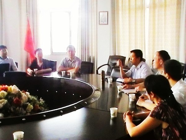 У��ί��������ʶ��߷ú�ɽ���п�չ��������