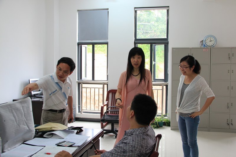 ��չ������� �ٽ��칫����������