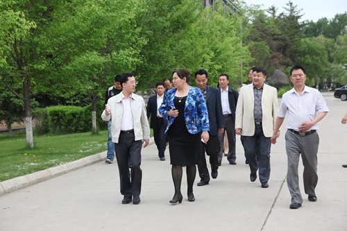 �½�����̩��ίίԱ����һ��������ũҵ�Ƽ�ѧԺ�����½�����̩��ίίԱ����һ��������ũҵ�Ƽ�ѧԺ����