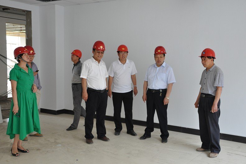 У�쵼�Ӳ�ѧУ�����ڽ�����