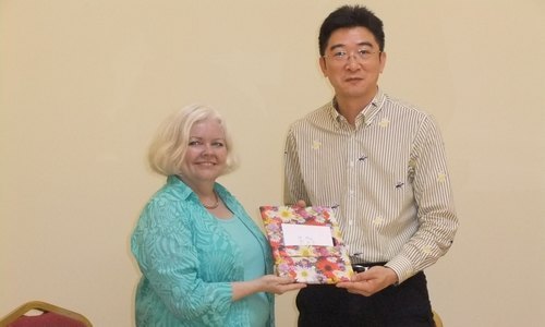 美国詹姆斯顿学院来访 中美师生友好交流