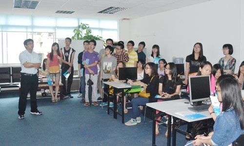 走进社会讲堂 经管系推进教学改革