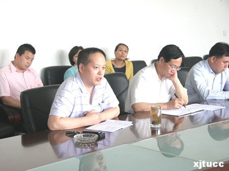 西安交通大学城市学院工会召开学习十八大精神、弘扬传统文化、强化服务意识研讨会