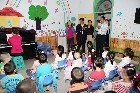 校领导“六一”前夕向附中、附小、幼儿园师生送上节日祝福