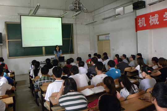 中国农业大学侯书林教授、北京邮电大学李端玲教授在晋中学院做学术报告