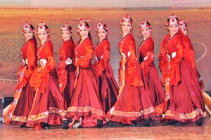 济南大学庆祝志愿者联合会成立十周年暨志愿者工作颁奖晚会顺利举行